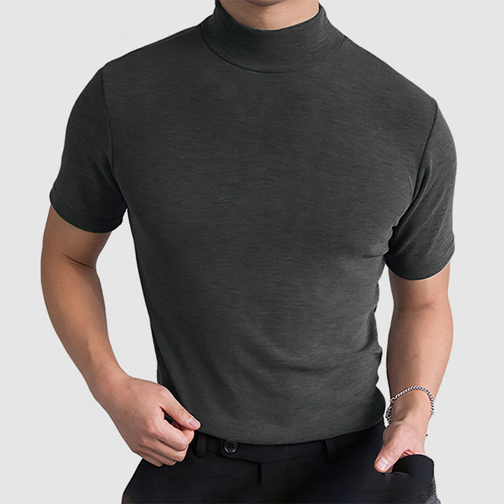 Luxe heren stretch T-shirt met stand-kraag, combineert comfort en stijl. Essentieel voor een smart casual heren garderobe.