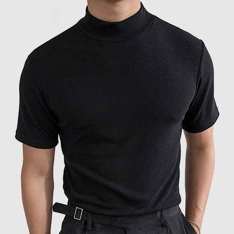 Heren luxe stretch T-shirt met stand-kraag in smart casual outfit. Perfect voor lente, zomer, herfst, winter collectie.