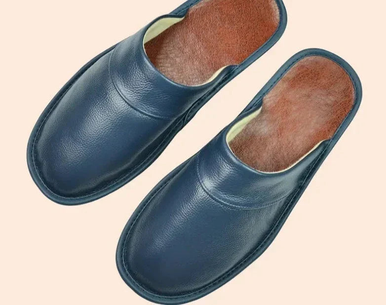 Comfortabele instap pantoffels voor heren, ideaal voor binnenhuis warmte en ontspanning.