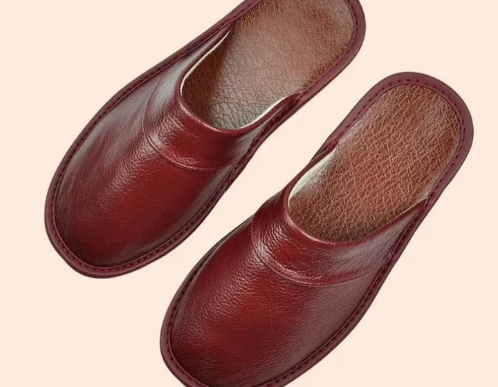 Flexibele zool van comfortabele heren pantoffels; biedt grip en ondersteuning voor thuisgebruik.