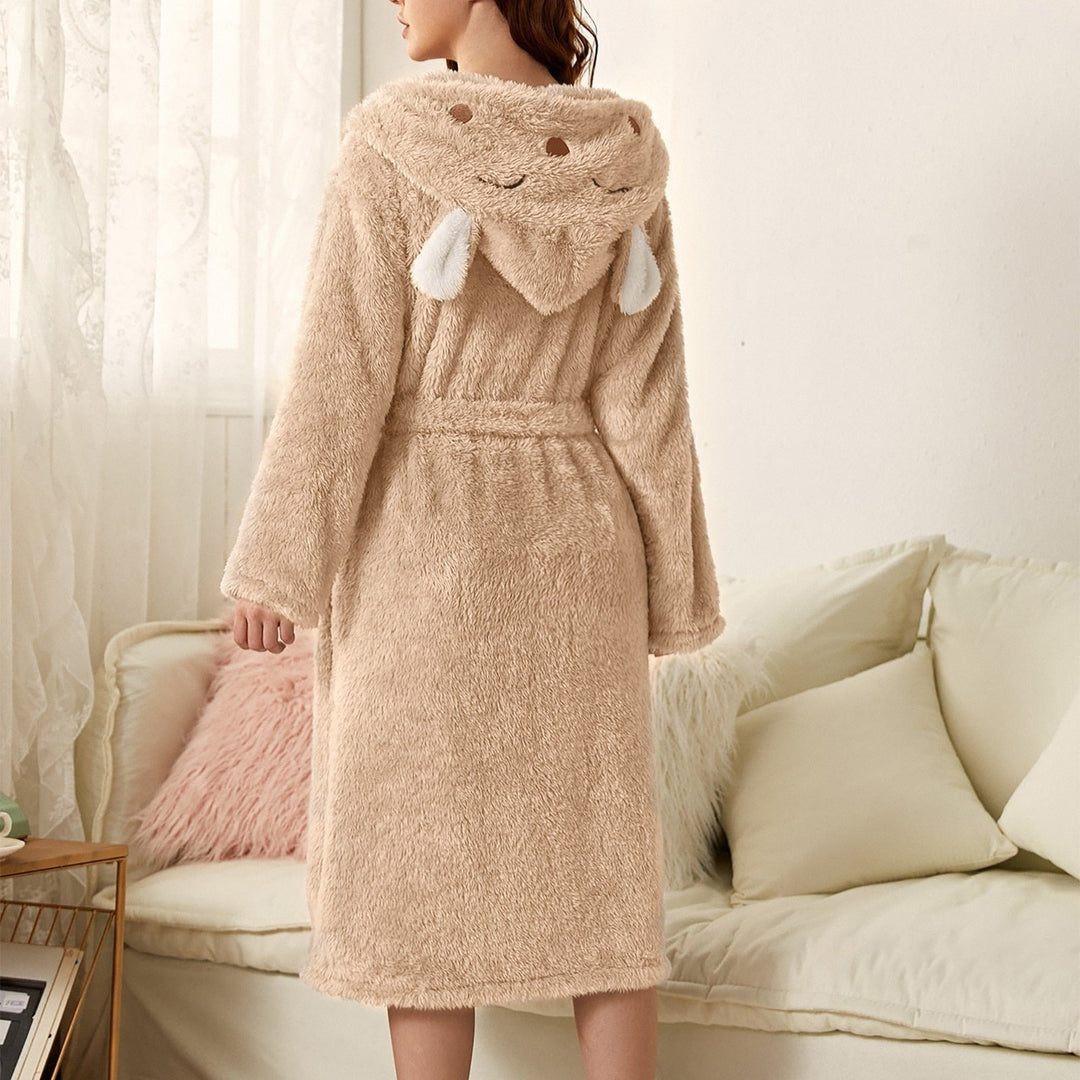 Warme dames badjas Lola, zachte stof, perfecte loungewear voor ontspanning.