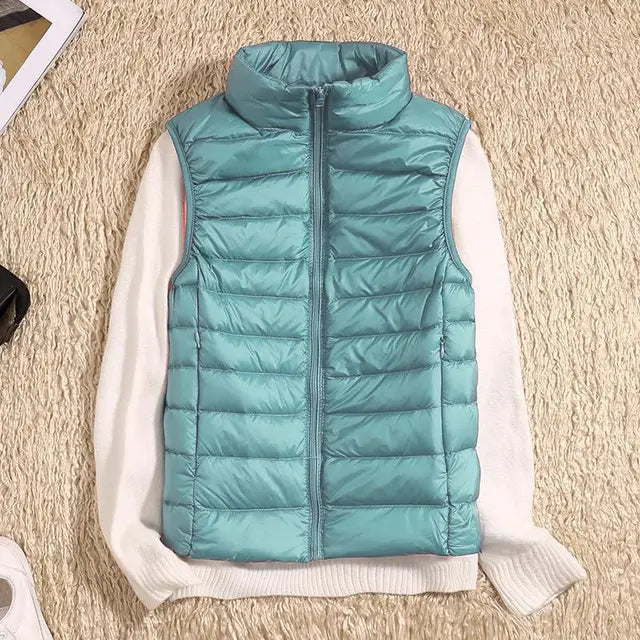 Elegante dames bodywarmer voor de herfst. Met hoge kraag en slank ontwerp voor een modieuze look.