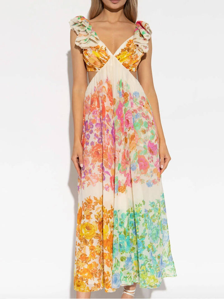 Dames boho maxi jurk met levendige meerkleurige print en vloeiende pasvorm, perfect voor de zomer.