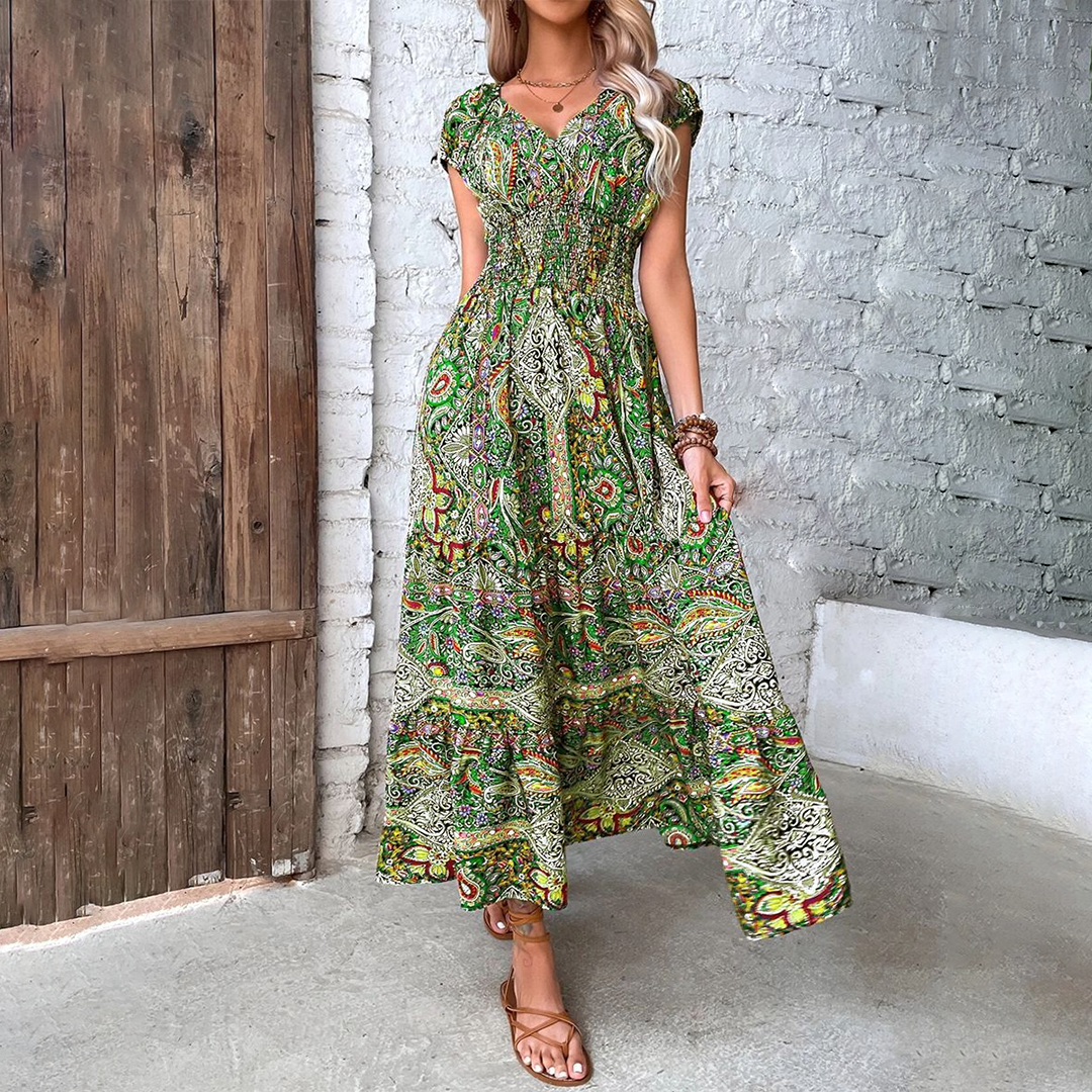 Dames boho maxi zomerjurk met vloeiende pasvorm, ideaal voor strand of casual gelegenheden.