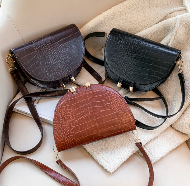 Elegante Chelsey schoudertas voor dames, met verstelbare riem en trendy krokodillenstructuur.