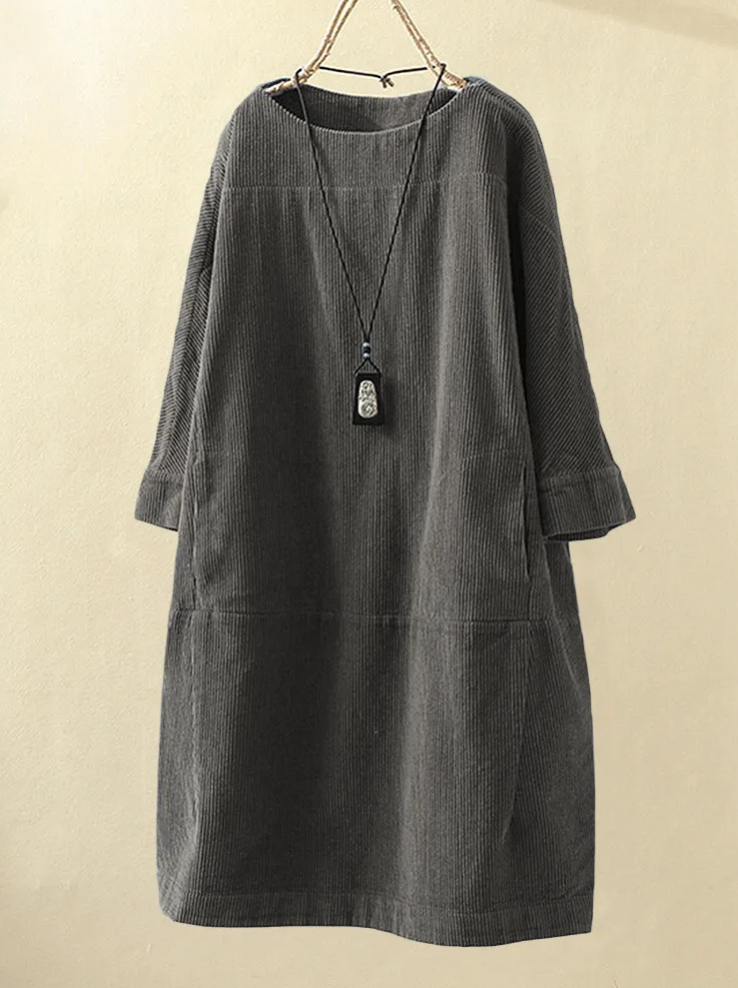 Comfortabele midijurk voor dames, verkrijgbaar in grote maten, met korte mouwen voor de zomer.