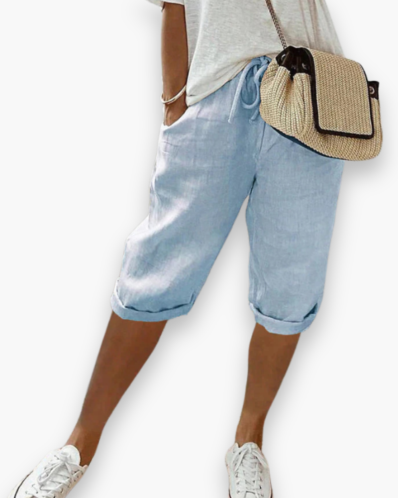 Ademende en lichtgewicht dames short, comfortabel voor vrije tijd en warme zomerdagen. Casual stijl.
