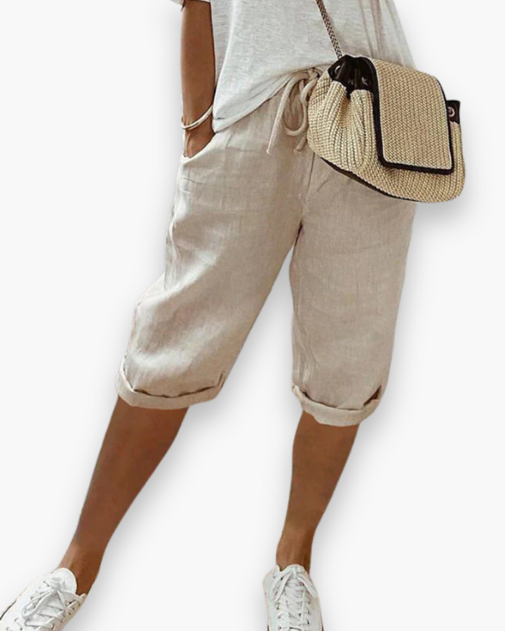 Casual dames zomerkleding: ademende vrijetijdsshort, perfect voor ontspanning en warm weer. Comfortabel.