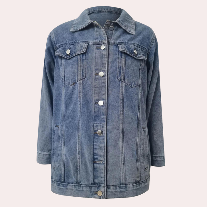 Dames denim zomerjack in blauw, stijlvol ontwerp met knopen en veelzijdige kleuren. Perfect voor casual en modieuze stijlen.