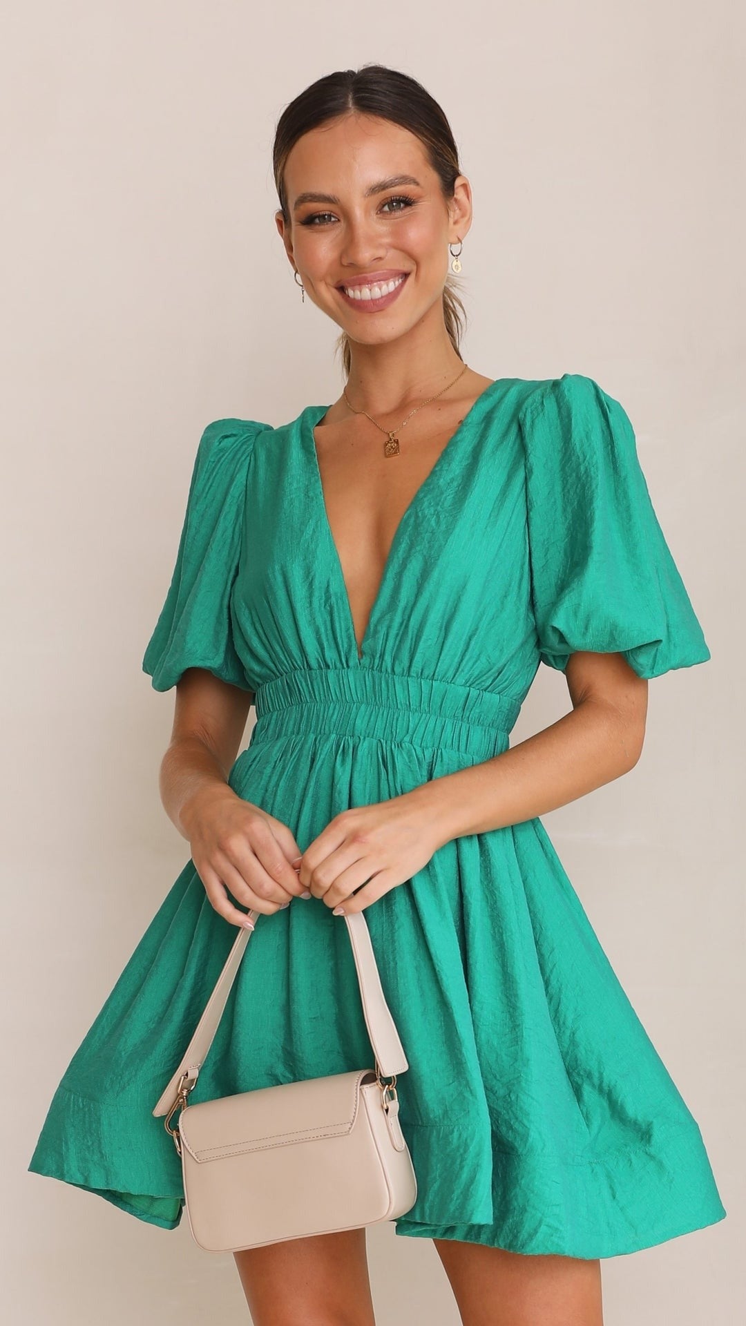 Mini zomerjurk dames, Fit & Flare model, casual maar trendy met korte mouw voor zomerse dagen.