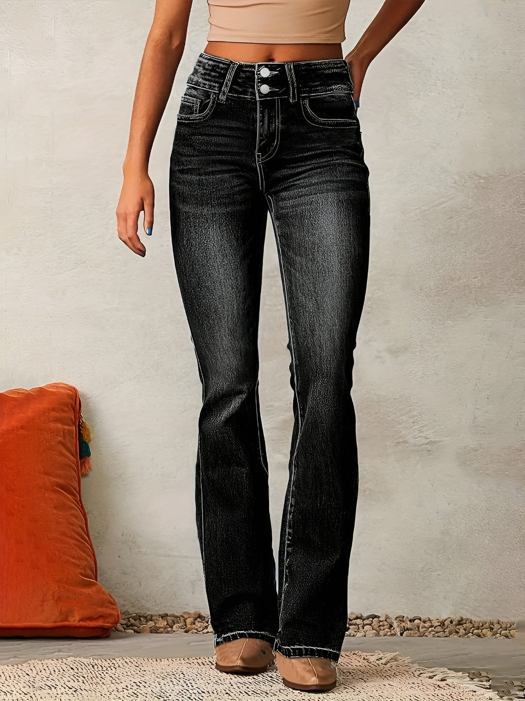 Veelzijdige dames flared jeans met hoge taille, perfect voor een stijlvolle casual look en dagelijks comfort.