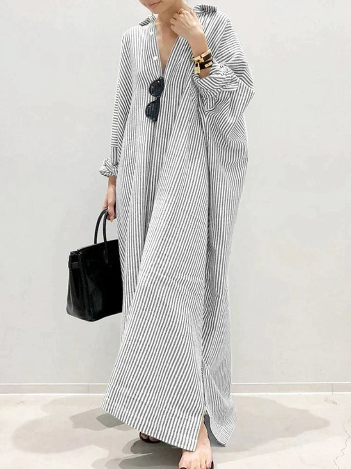 Luchtige gestreepte maxi zomerjurk voor dames; elegant, comfortabel en modieus voor elke gelegenheid.
