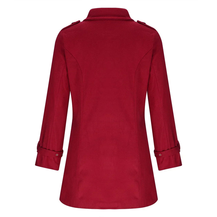 Close-up van de dubbele knoopsluiting op een elegante dames trenchcoat. Hoogwaardige afwerking.