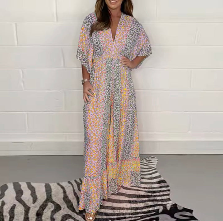Comfortabele dames jumpsuit met luipaardprint en V-hals. Trendy casual mode voor de lente en zomer.