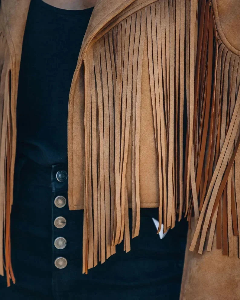 Modebewust kort jasje met franjes en O-hals; veelzijdige bovenkleding met lange mouwen.