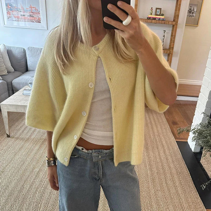 Lente/zomer damesvest met korte mouwen in trendy streetwear en Y2K stijl. Comfortabel mode item.
