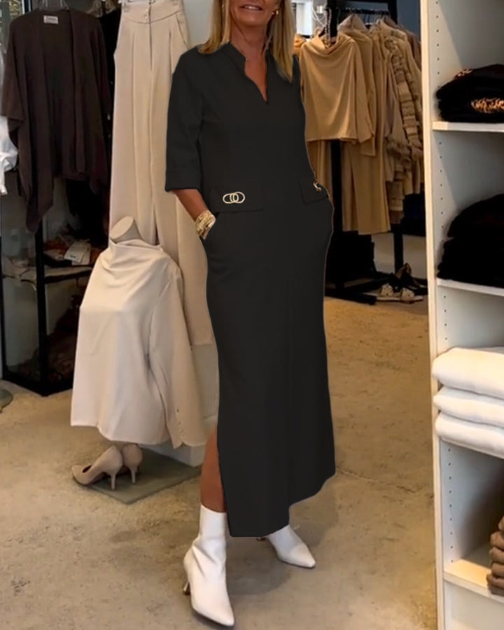 Casual dames zomerjurk met V-hals en zakken, perfect voor een ontspannen look.