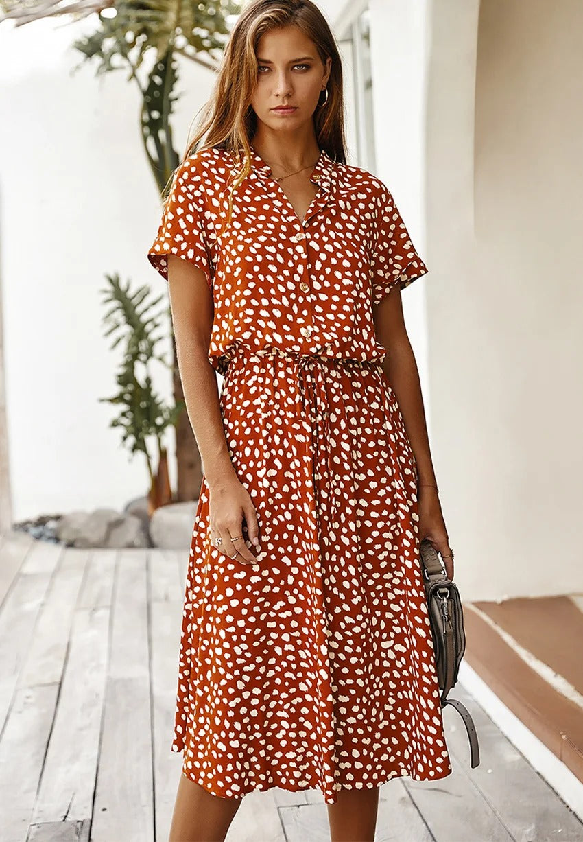 Comfortabele dames midi jurk met korte mouwen, ideaal voor een stijlvolle zomerlook.
