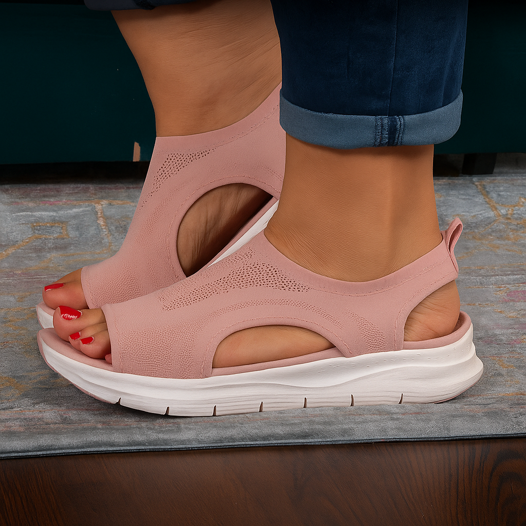 "Dames orthopedische sandalen, blauw, met enkelband. Zomerse stijl, comfort en ondersteuning voor dagelijks gebruik."
