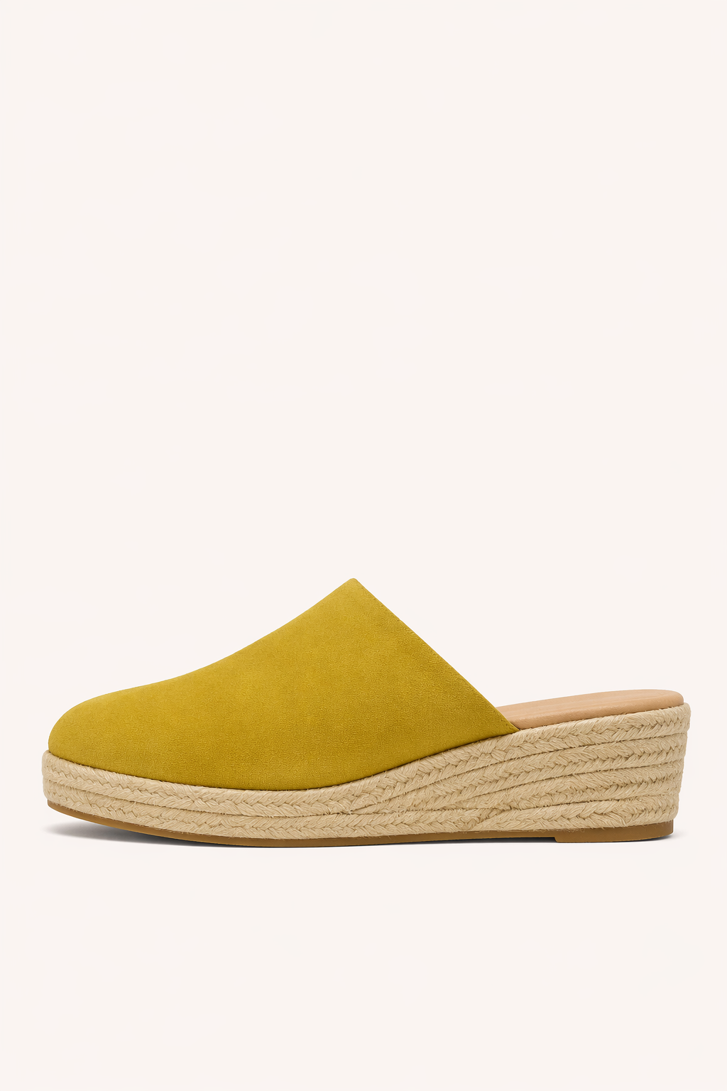 Lichtblauwe plateauklompen voor dames, casual en trendy zomerschoenen.
