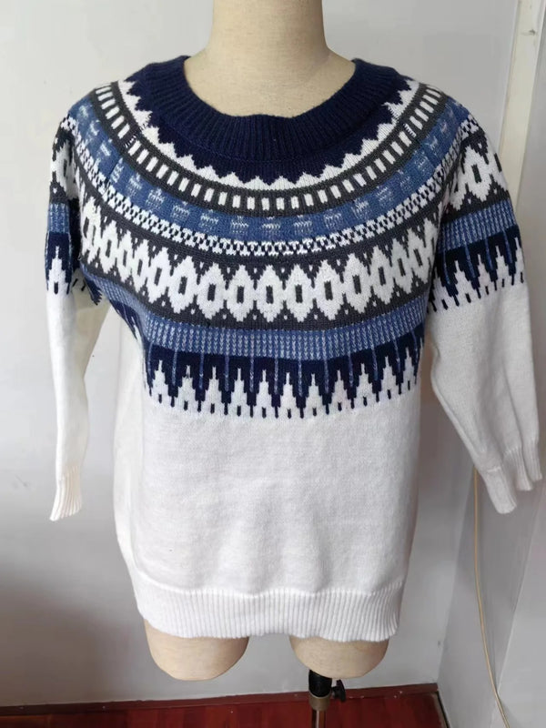 Zachte gebreide dames pullover met Noors yoke, comfortabel voor de koude wintermaanden.