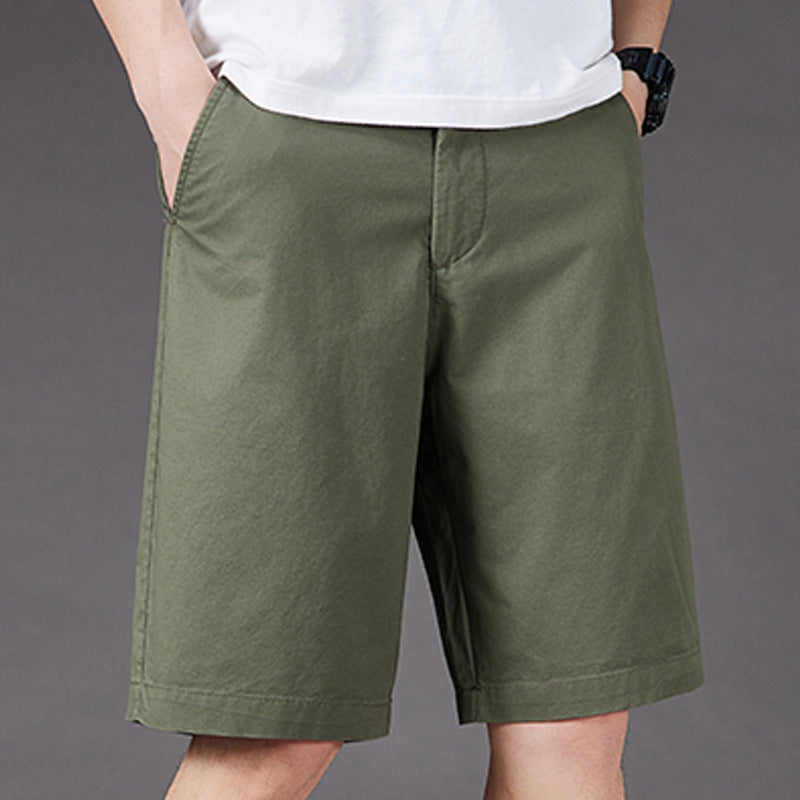 Moderne dames shorts met hoge taille en rechte pijpen. Deze comfortabele knie shorts hebben praktische zijzakken.