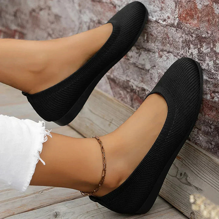 Zwarte slip-on dames ballerina's voor dagelijks comfort en stijl.