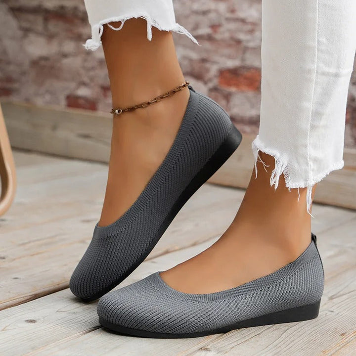 Casual beige platte ballerina's, perfect voor ontspannen zomerse dagen.