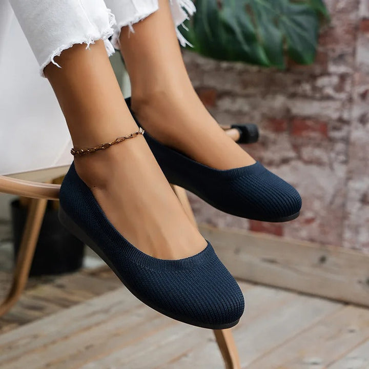 Ademende beige ballerina's, perfecte platte schoenen voor de zomer.