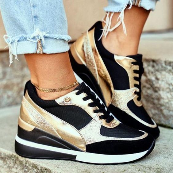Veelzijdige dames sneakers met duurzame, versterkte zool voor demping, comfort en ondersteuning bij dagelijks gebruik.