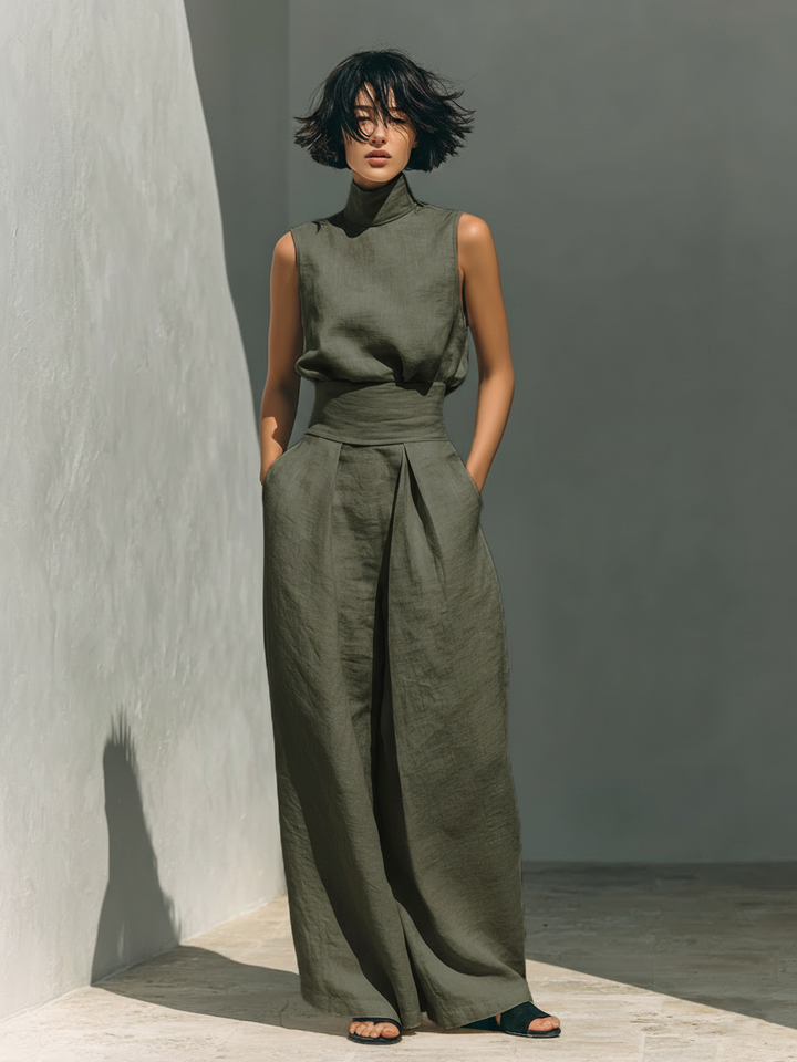 Volledige lengte weergave van de wijde broek uit de dames tweedelige set, comfortabel en modieus.