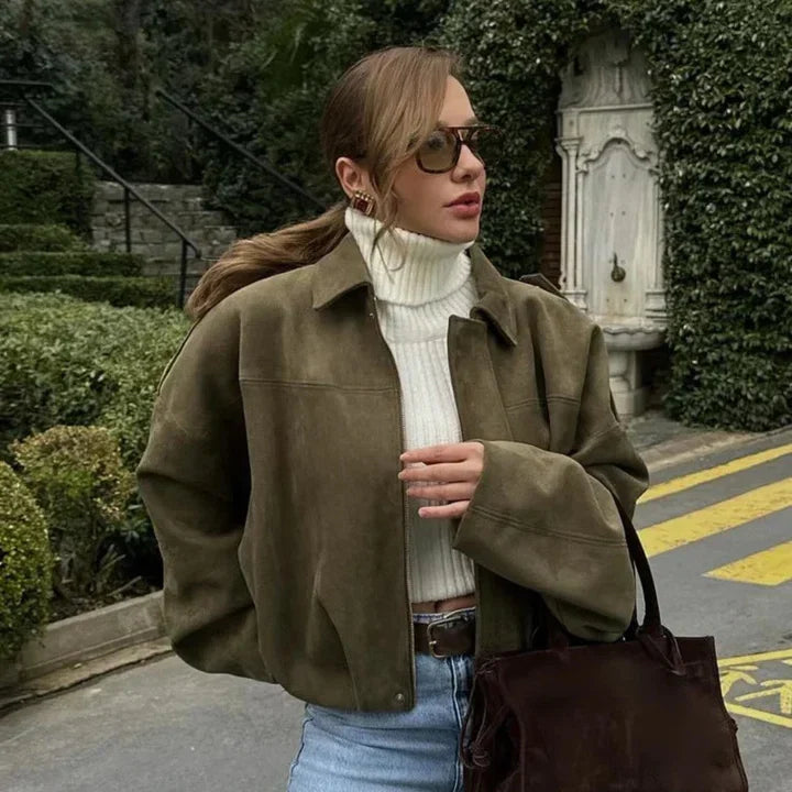 Trendy oversized dames jack met capuchon, waterafstotend en ademend. Ideaal voor wisselvallig weer.