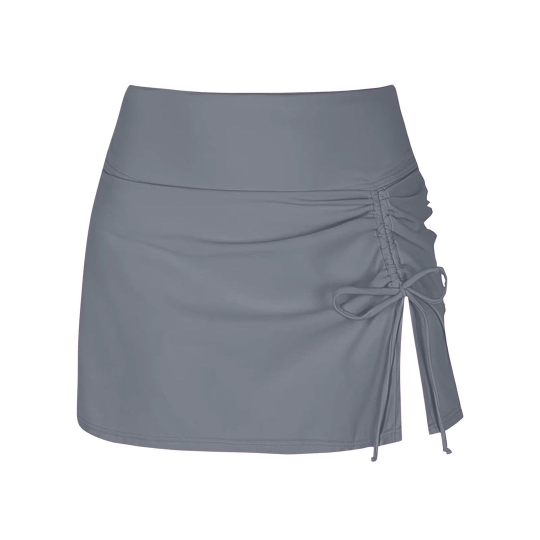 "Dames zwemshorts met elegante zijopeningen, sneldrogend en comfortabel in klassieke effen kleur, stijlvol design."