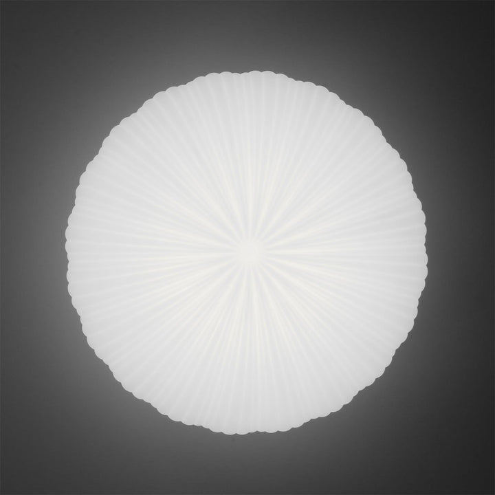 "Dimbare Filomena Luxe plafondlamp met modern design, LED-verlichting en afstandsbediening, ideaal voor elegante interieurs."