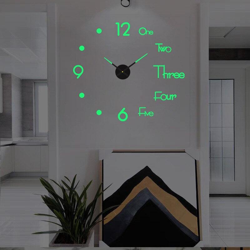 "DIY wandklok met unieke, creatieve ontwerpen in zwart, rood, goud en lichtgevend. Voeg stijl toe aan elke kamer."