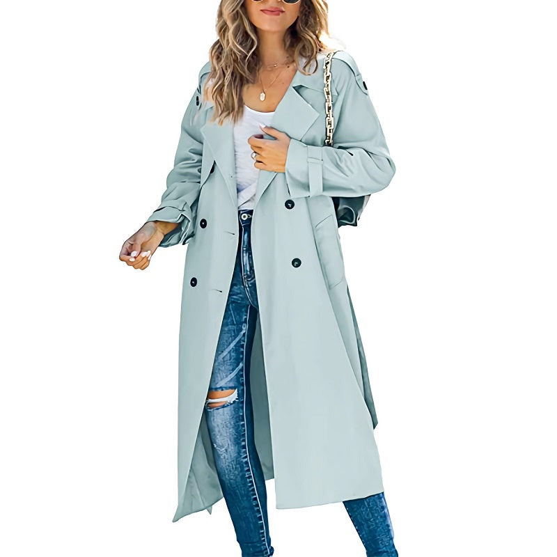 Comfortabele en trendy lange dames trenchcoat, een modieuze tussenjas. Ideaal voor het voorjaar en najaar.