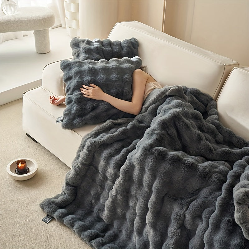 "Dubbelzijdige fleece deken, zachte pluche textuur, in roze kleur, past stijlvol in elk interieur, warm en comfortabel."