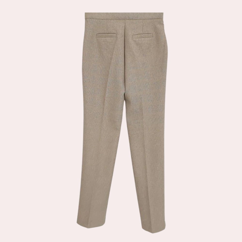 Elegante 3-delige dames zomerset in khaki: pantalon, gilet en blazer. Stijlvol en veelzijdig voor elke gelegenheid.