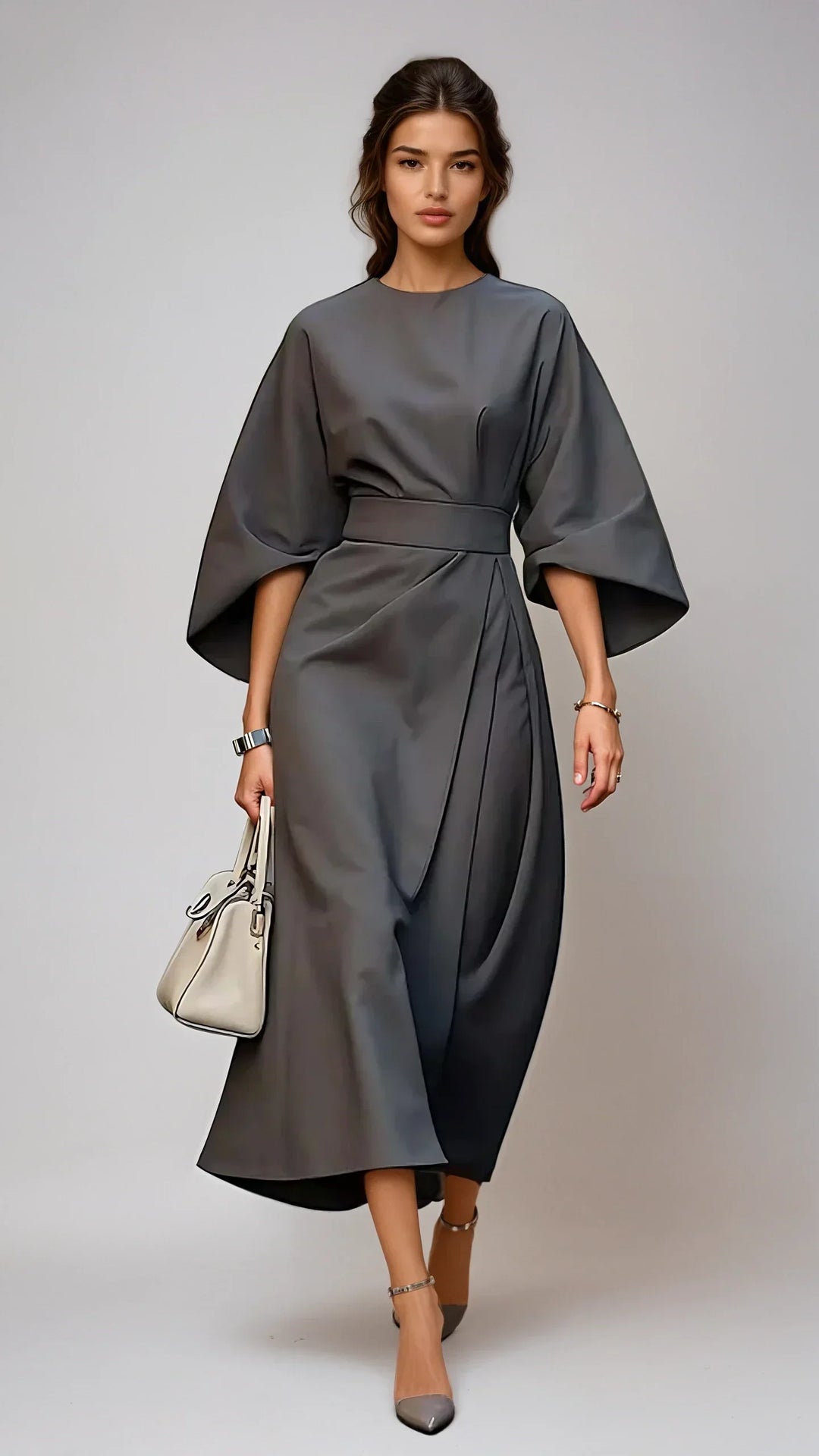 Elegante Dames Calista jurk met tijdloos design, perfect voor een stijlvolle en vrouwelijke look.