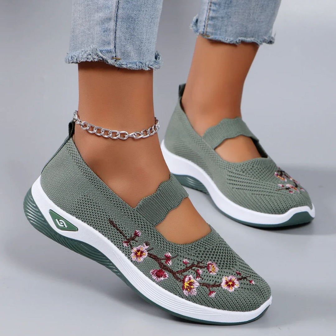 Elegante dames instapsneakers met bloemdessin en ademend bovenwerk. Orthopedisch comfort. Perfect voor dagelijks gebruik.