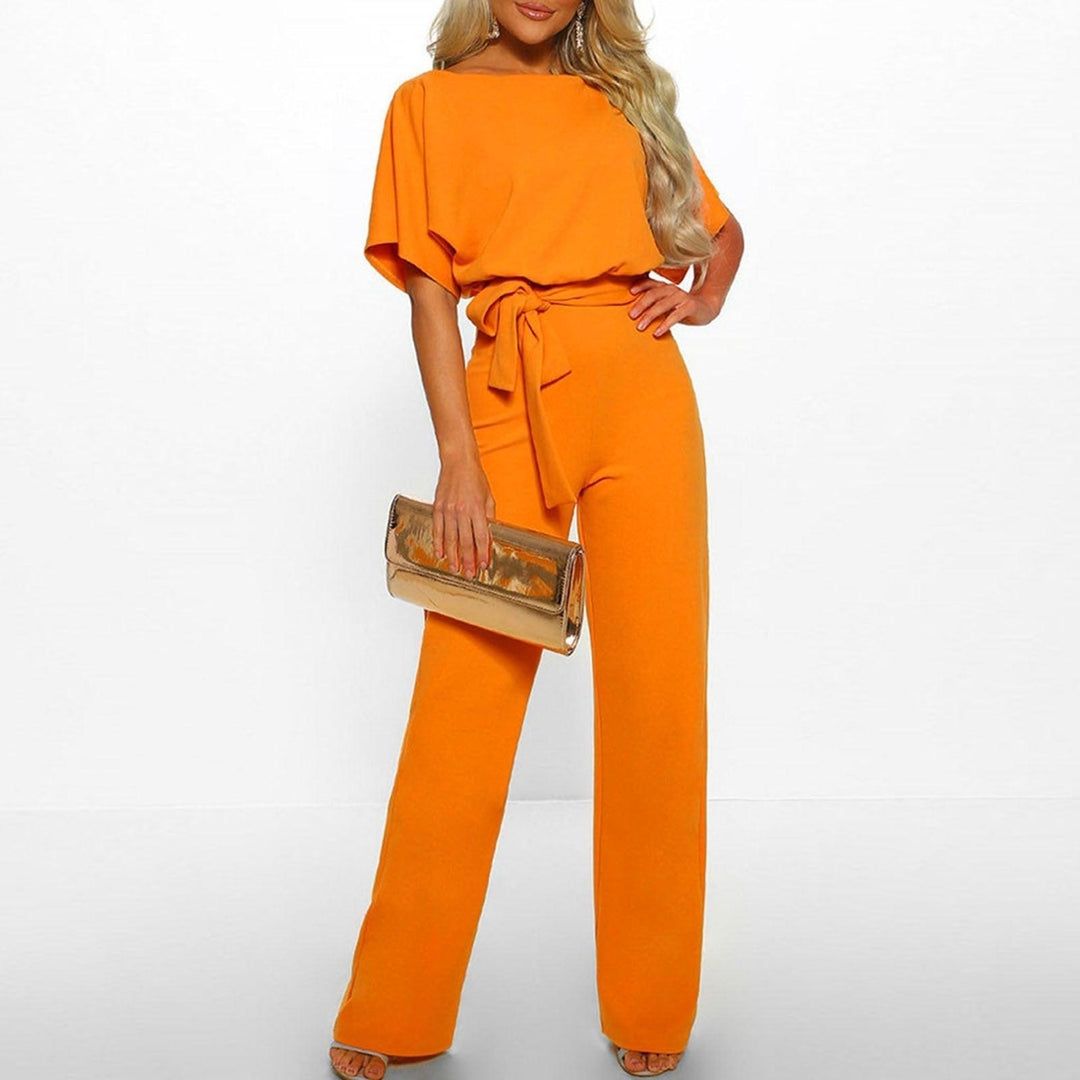 Chique dames jumpsuit met ceintuur en korte mouwen, perfect voor zowel zakelijke als casual gelegenheden.