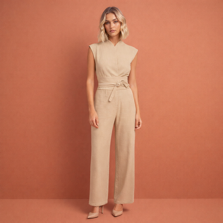 Modieuze dames jumpsuit met V-hals, geschikt voor lente, zomer en herfst. Een veelzijdig kledingstuk voor elke vrouw.