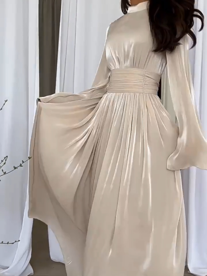 Chique plooijurk voor dames, een veelzijdige elegante maxi jurk geschikt voor zowel zomer als speciale feesten.