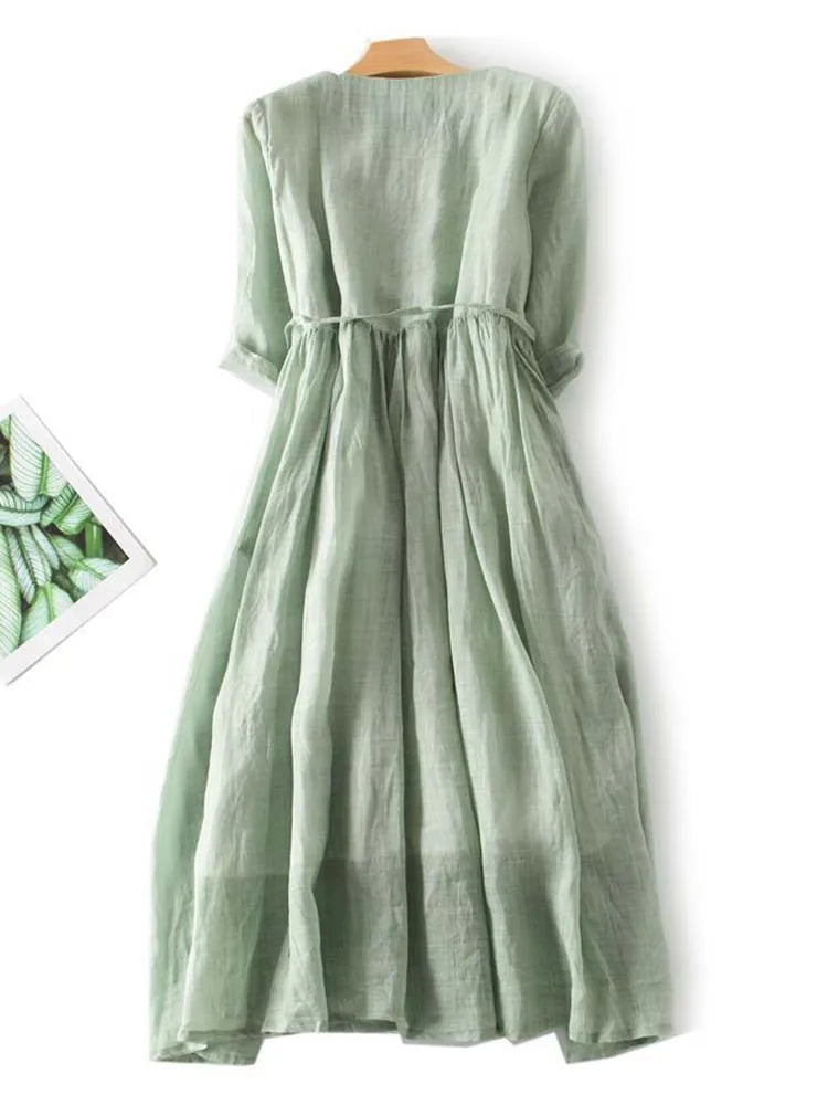 Elegante V-hals zomerjurk voor dames, veelzijdig voor zowel casual als chique momenten.