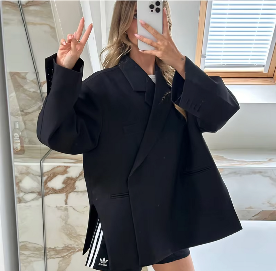 Comfortabele oversized damesblazer met een moderne, losse pasvorm, ideaal voor elke gelegenheid.