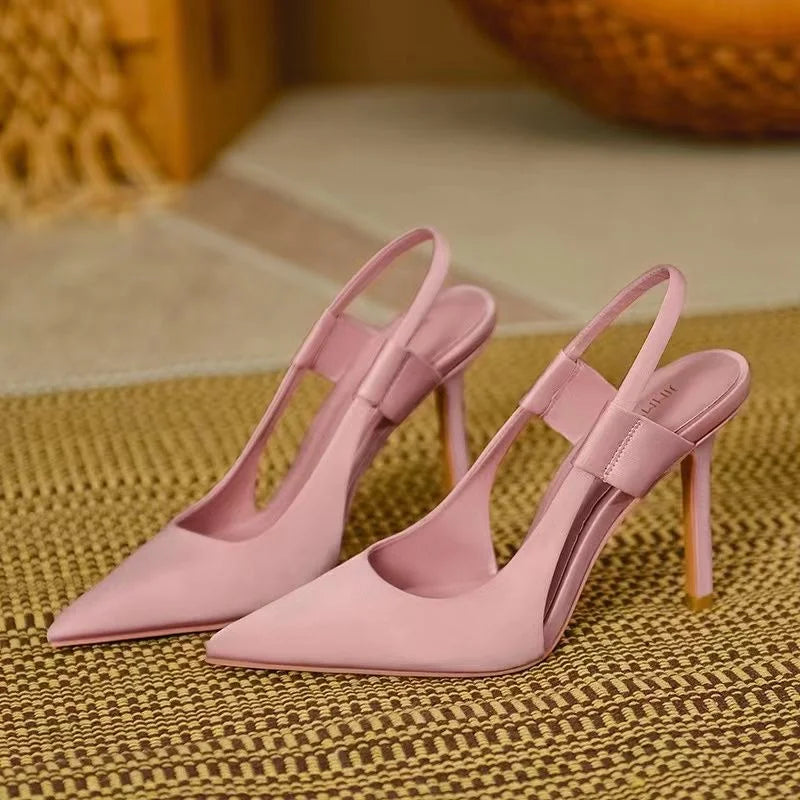 Elegante dames slingback pumps met puntige neus, hoge hak en comfortabel voetbed; perfect voor elke stijlvolle gelegenheid.