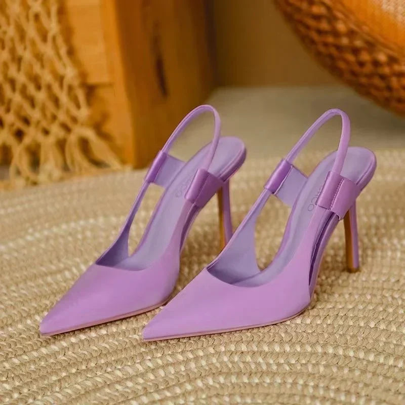 Elegante dames slingback pumps met puntige neus, hoge hak en comfortabel voetbed; perfect voor elke stijlvolle gelegenheid.