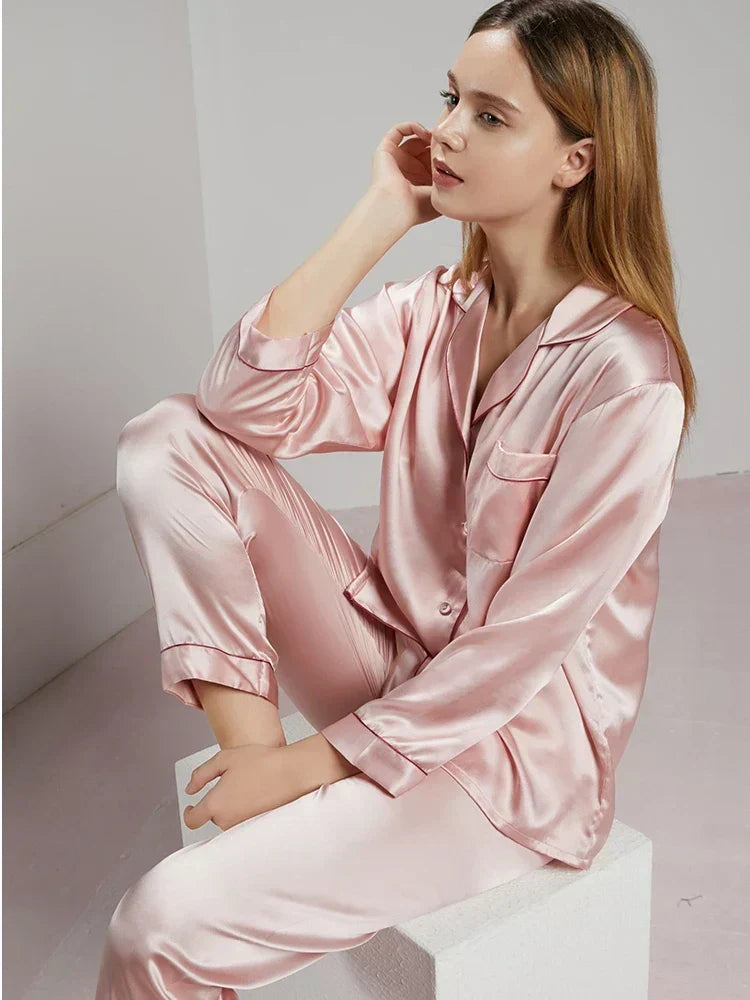 "Elegante dames zijde pyjama, ademend en huidvriendelijk, met zachte en glanzende finish, ideaal voor loungewear."