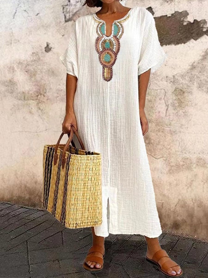 Elegante geborduurde maxi kaftan jurk voor dames, perfect als zomer- of strandjurk.
