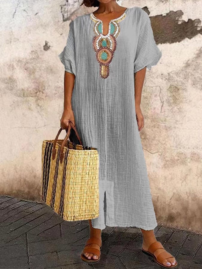 Losvallende bohemian maxi kaftan jurk voor dames, ideaal voor een relaxte zomerse vakantie.